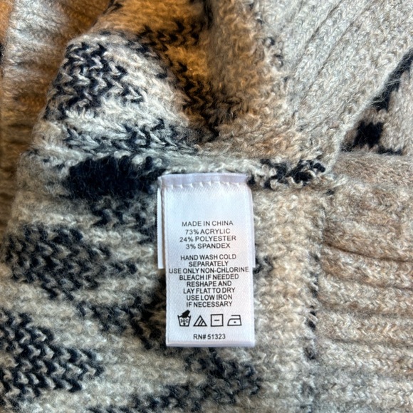 1 State V Neck Fair Aisle Sweater Size L - Picture 8 of 8